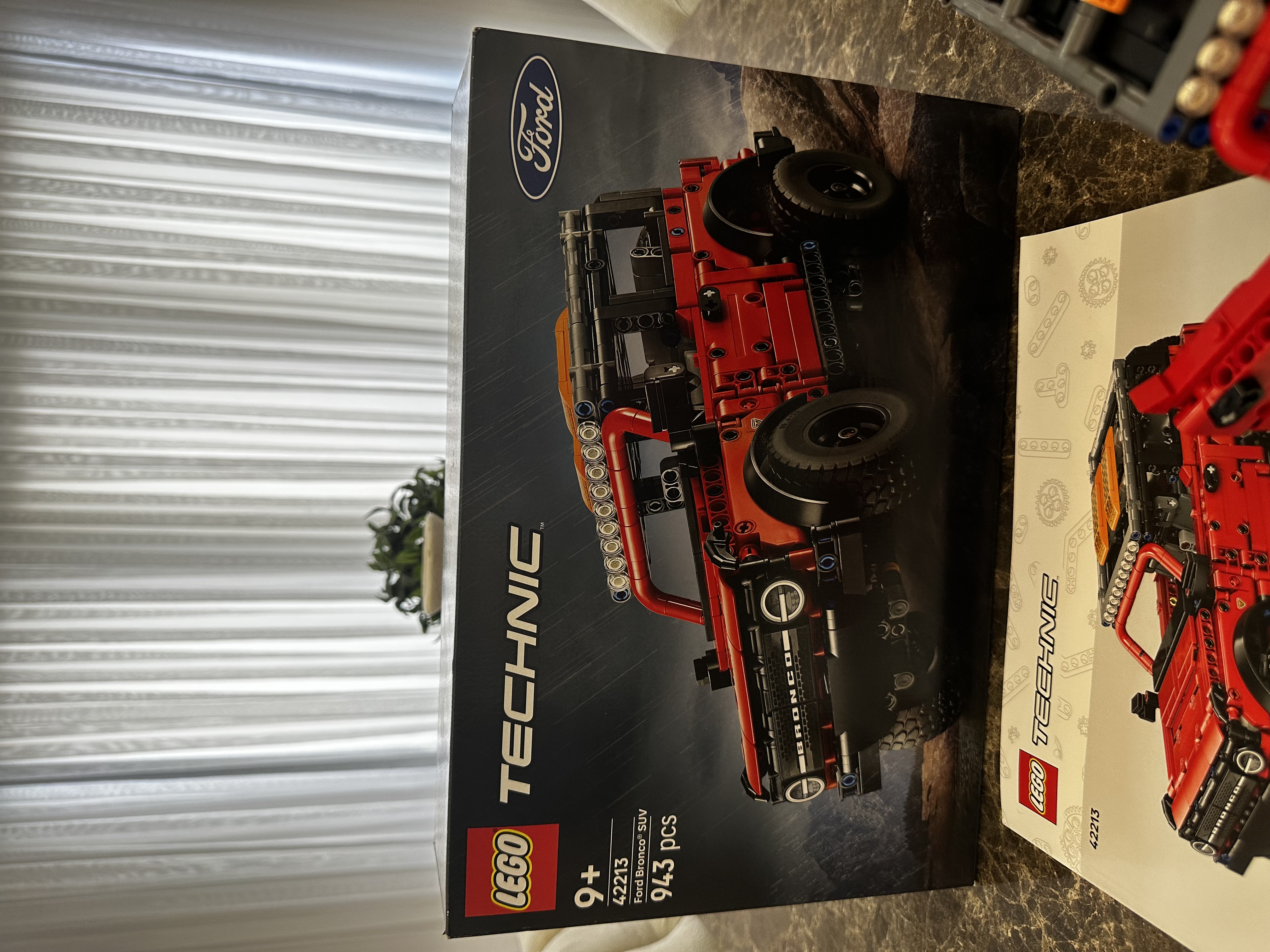Lego Technic 42213 set